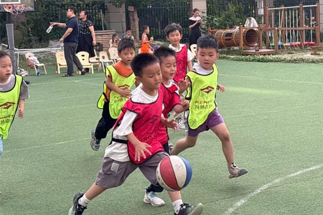 冯特杉青幼儿园幼儿篮球对抗赛