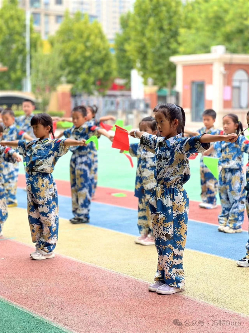 飒爽小小兵，磨砺共成长-郑州高新区冯特幼儿园学前班军事训练活动