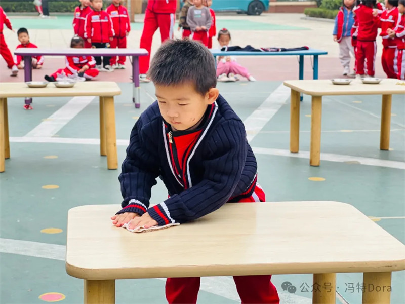 自理小能手快乐显身手-郑州高新区冯特幼儿园自理能力比赛