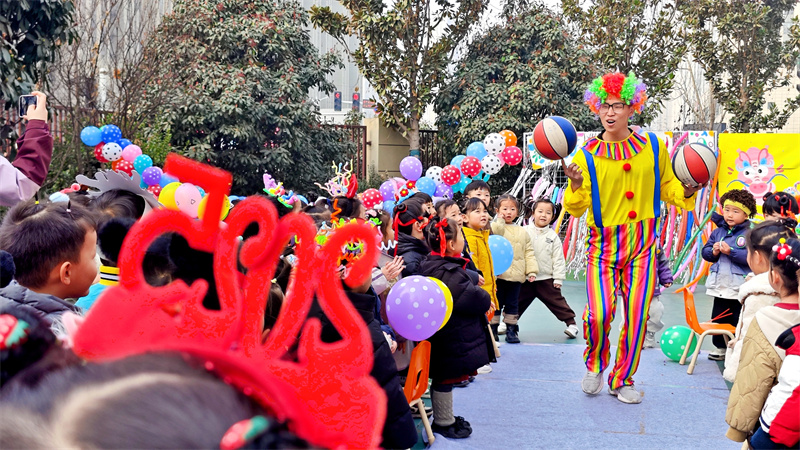 冯特西悦城幼儿园二月二龙抬头《疯狂发型秀》主题活动