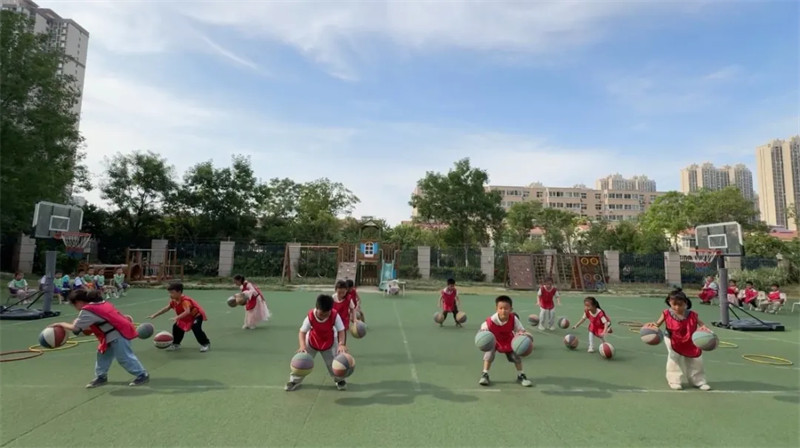 冯特杉青幼儿园幼儿篮球对抗赛